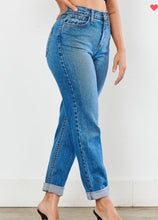Load image into Gallery viewer, Fav Mom Jeans
